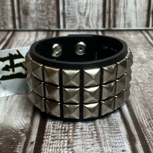 Genuine Leather Pyramid Studded Bracelet (Large)